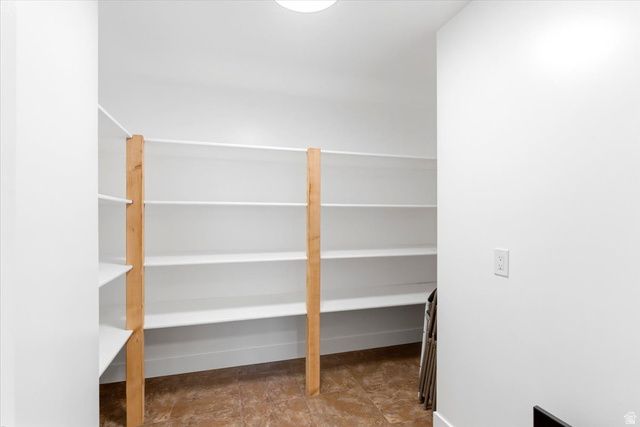 991 S 6525 E, Huntsville, UT 84317