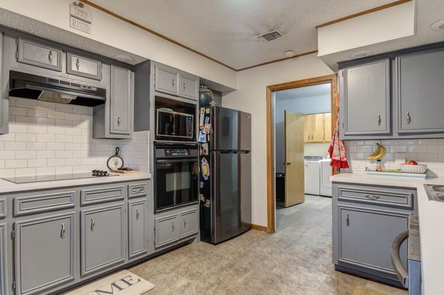 2507 N 3rd Street, Tahoka, TX 79373