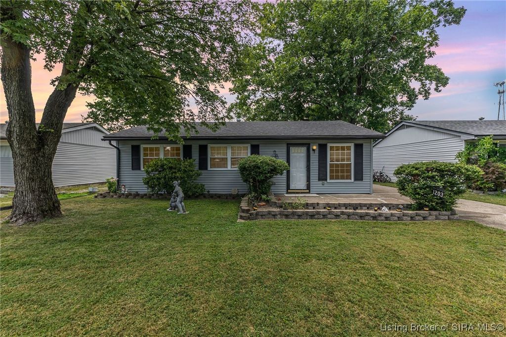 1203 Cedarview Drive, Jeffersonville, IN 47130