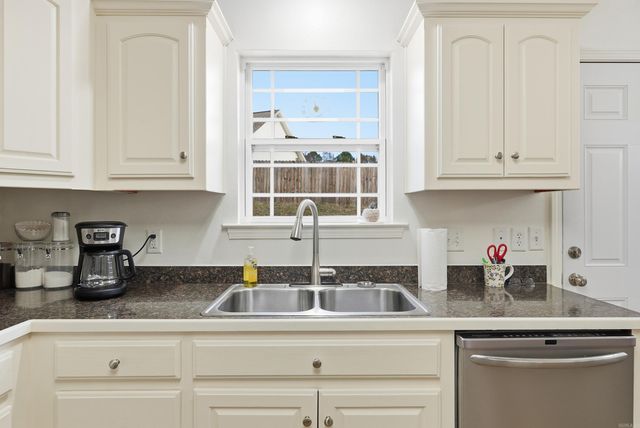 302 Derek Court, Alexander, AR 72002