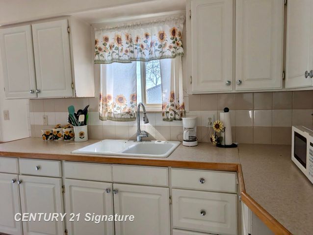 905 Fleetwood Drive, Saginaw, MI 48604