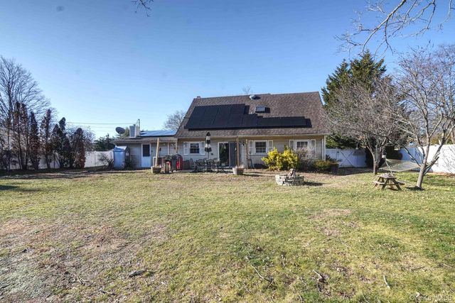 5 Wintergreen Drive, Coram, NY 11727