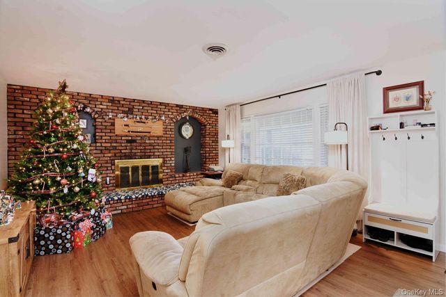 5 Wintergreen Drive, Coram, NY 11727