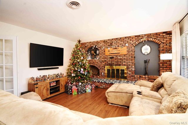 5 Wintergreen Drive, Coram, NY 11727