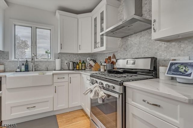 36 Hoover St, North Arlington Boro, NJ 07031