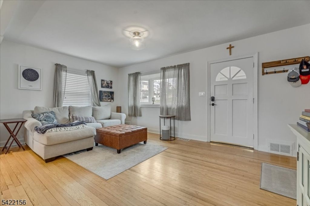36 Hoover St, North Arlington Boro, NJ 07031 — photo 4
