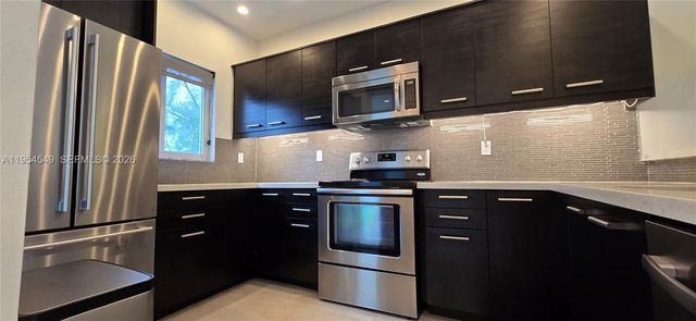 1000 SE 2nd St 2, Fort Lauderdale, FL 33301