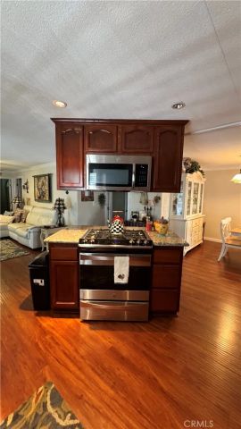 10210 Baseline 212, Alta Loma, CA 91701