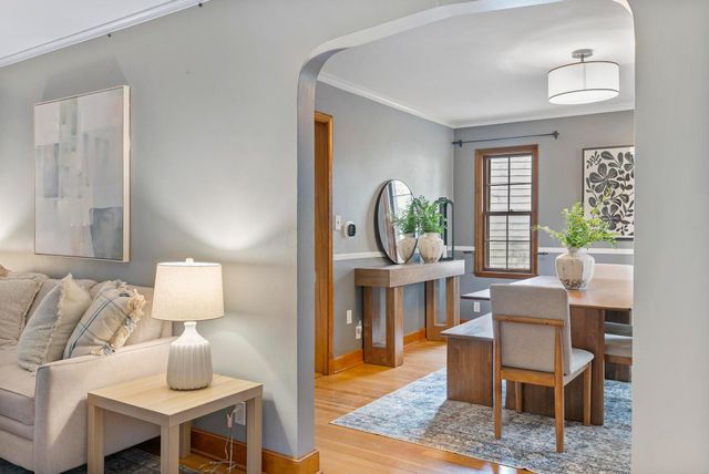 2828 Kensington Place W, Columbus, OH 43202