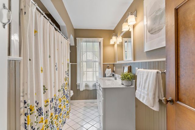 2828 Kensington Place W, Columbus, OH 43202