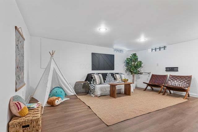 2828 Kensington Place W, Columbus, OH 43202