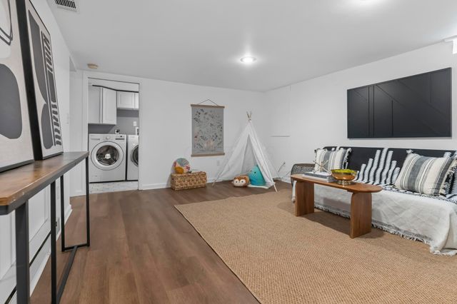 2828 Kensington Place W, Columbus, OH 43202