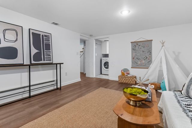 2828 Kensington Place W, Columbus, OH 43202