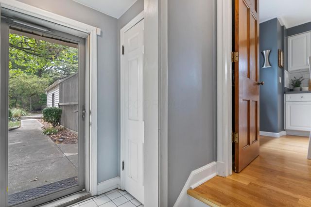 2828 Kensington Place W, Columbus, OH 43202