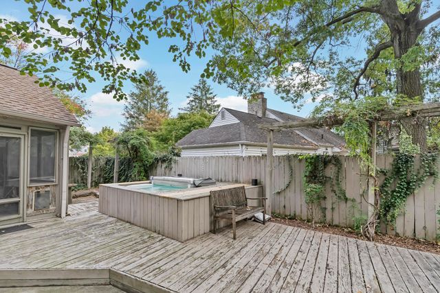 2828 Kensington Place W, Columbus, OH 43202