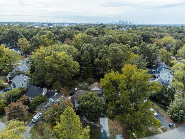 2828 Kensington Place W, Columbus, OH 43202