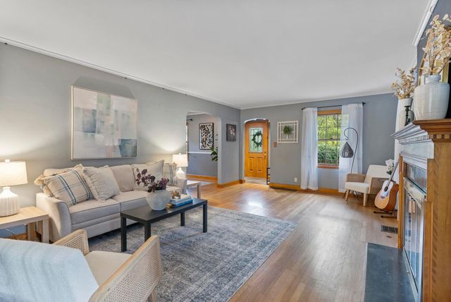 2828 Kensington Place W, Columbus, OH 43202