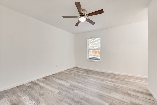 823 Cavalier Drive, Arlington, TX 76017