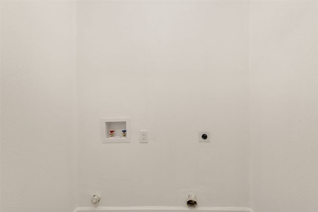 823 Cavalier Drive, Arlington, TX 76017