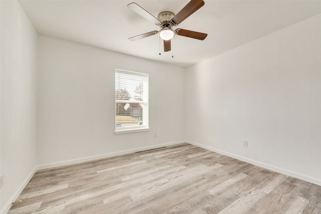 823 Cavalier Drive, Arlington, TX 76017