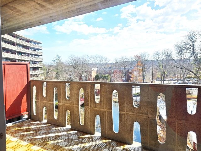 200 Swanton St 318, Winchester, MA 01890