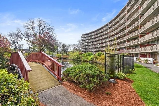 200 Swanton St 318, Winchester, MA 01890