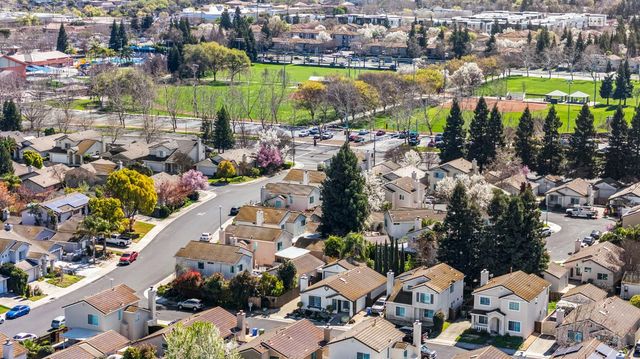 8927 Cypress View Way, Elk Grove, CA 95758