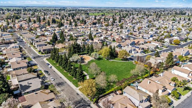 8927 Cypress View Way, Elk Grove, CA 95758