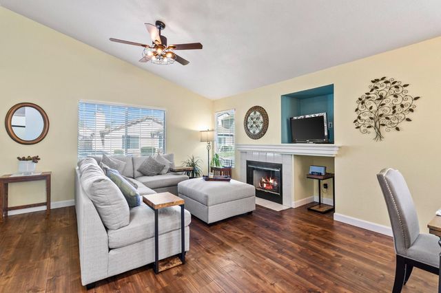 8927 Cypress View Way, Elk Grove, CA 95758