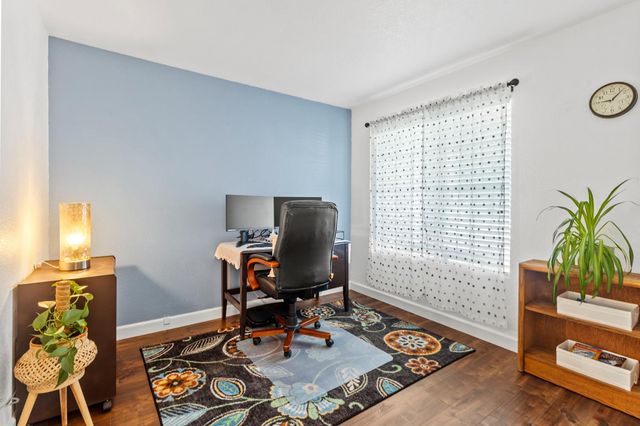 8927 Cypress View Way, Elk Grove, CA 95758