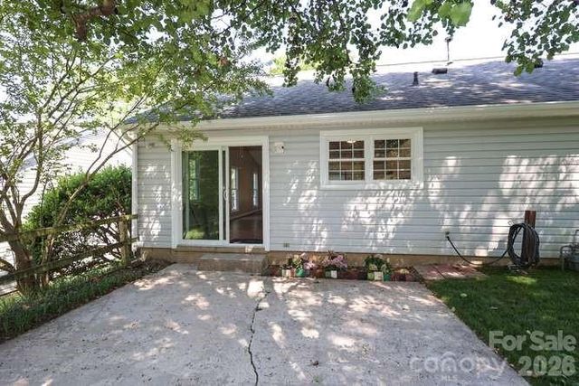 14011 Eden Court, Pineville, NC 28134