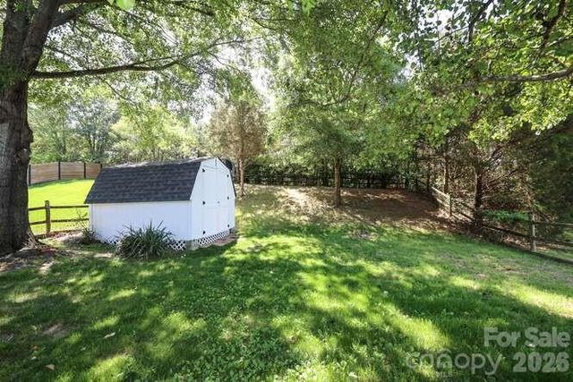 14011 Eden Court, Pineville, NC 28134