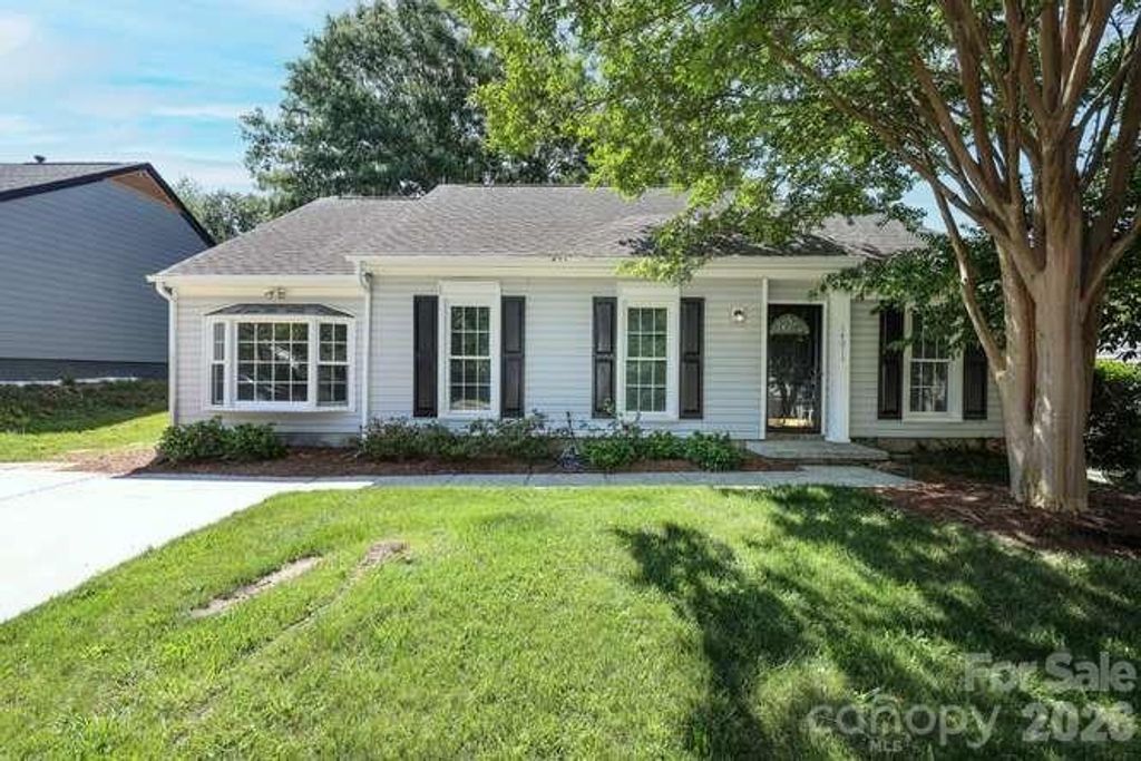 14011 Eden Court, Pineville, NC 28134
