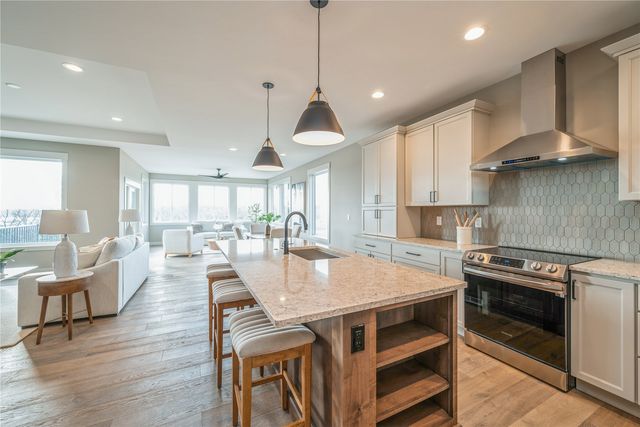 618 J Ave NE, Cedar Rapids, IA 52402