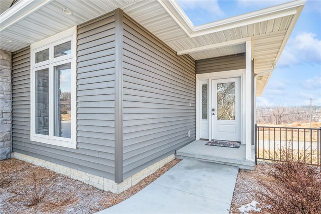 618 J Ave NE, Cedar Rapids, IA 52402