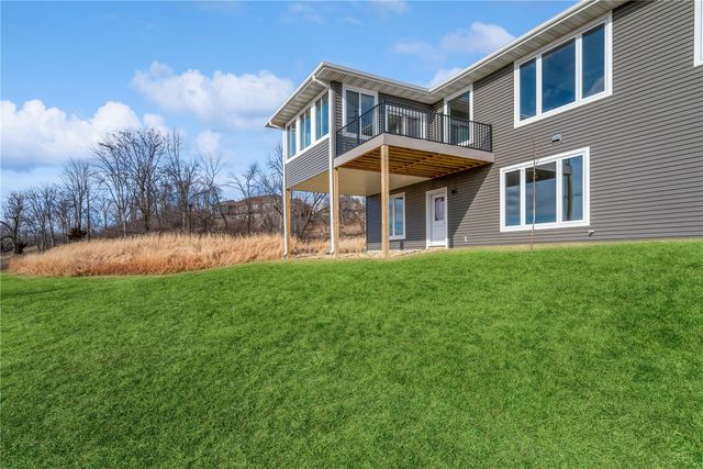 618 J Ave NE, Cedar Rapids, IA 52402