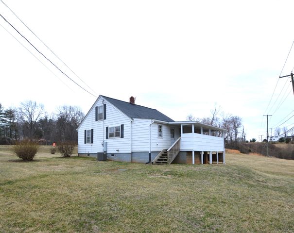 376 Southside DR, Rocky Mount, VA 24151