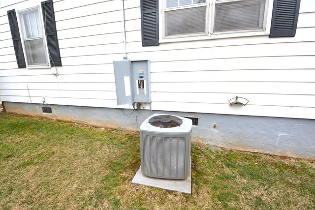 376 Southside DR, Rocky Mount, VA 24151