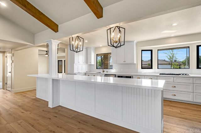 300 W Adrian Way, Hanford, CA 93230