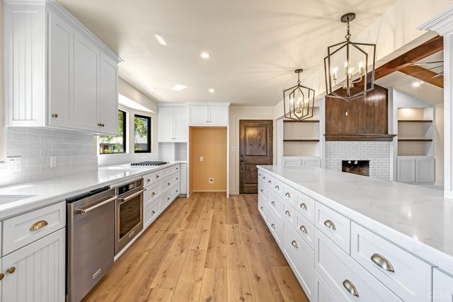 300 W Adrian Way, Hanford, CA 93230