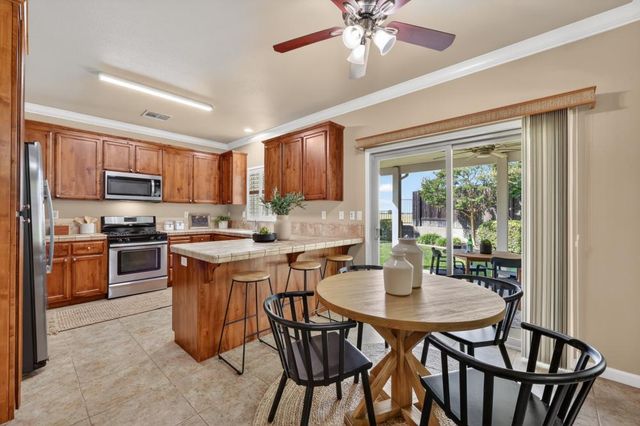 2732 Le Bourget Ln, Lincoln, CA 95648