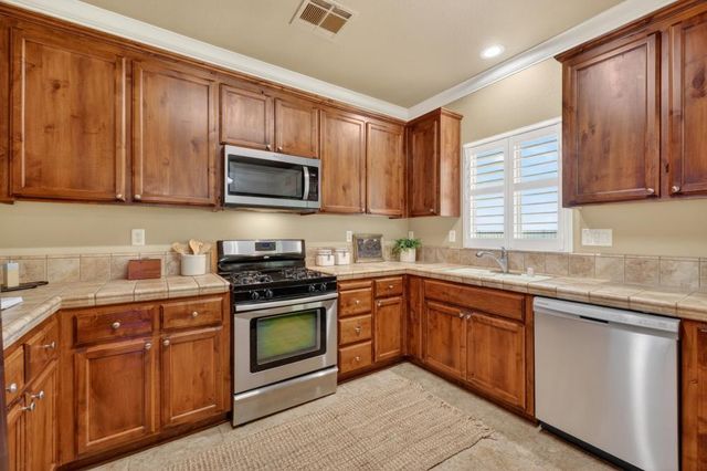 2732 Le Bourget Ln, Lincoln, CA 95648