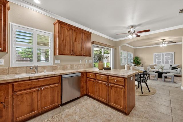 2732 Le Bourget Ln, Lincoln, CA 95648