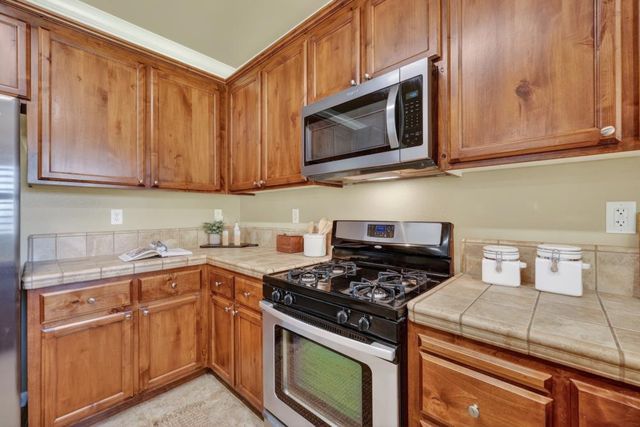 2732 Le Bourget Ln, Lincoln, CA 95648