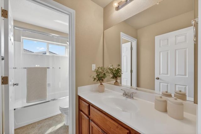 2732 Le Bourget Ln, Lincoln, CA 95648