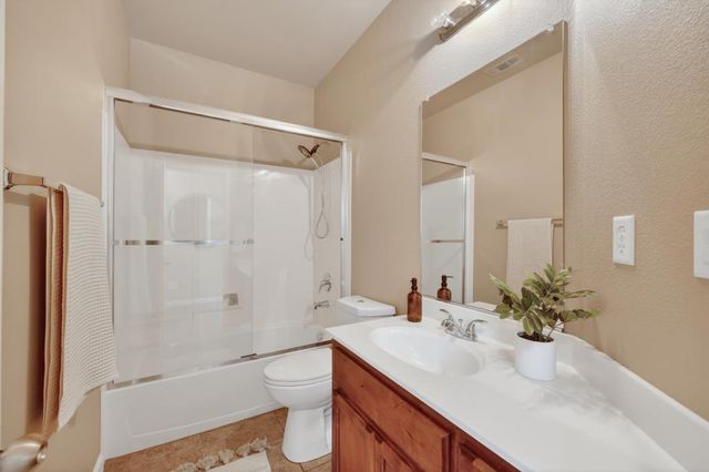 2732 Le Bourget Ln, Lincoln, CA 95648