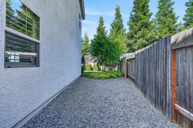 2732 Le Bourget Ln, Lincoln, CA 95648