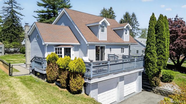 5 Arlington Court, Montrose, NY 10548