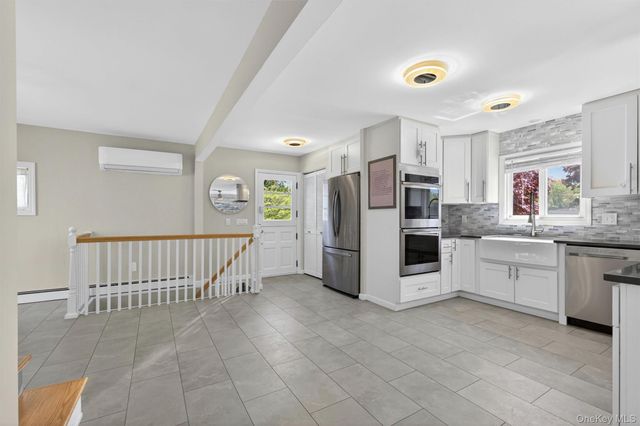5 Arlington Court, Montrose, NY 10548