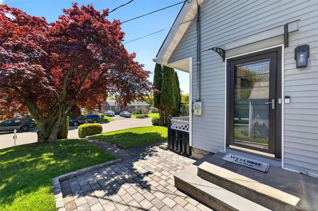 5 Arlington Court, Montrose, NY 10548
